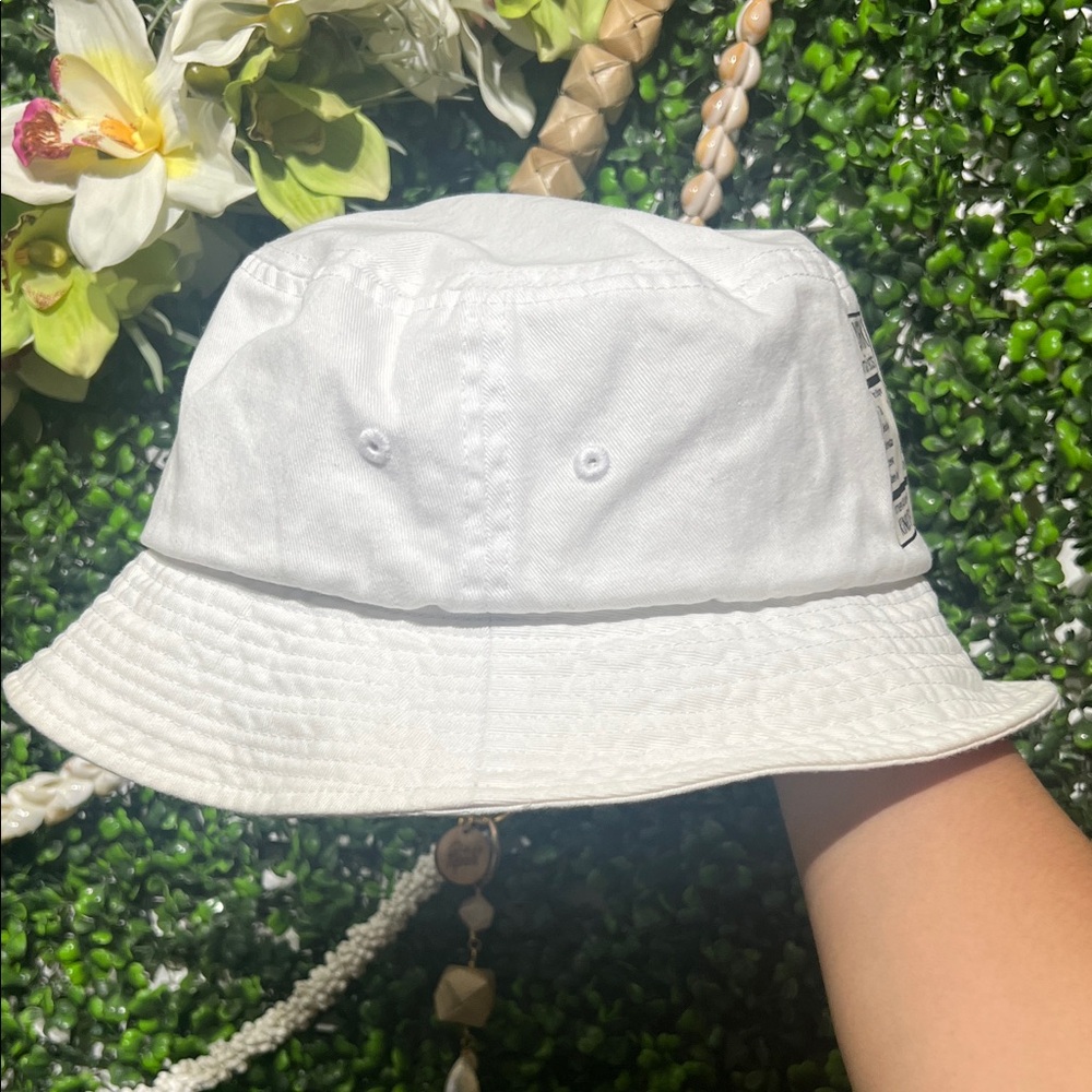 Kings Of New York White 'New York Nutritional Facts' Bucket Hat OS - Picture 2 of 5